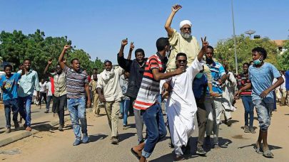 برلمان السودان يستجوب مديري الأمن والشرطة عن العنف ضد المحتجين