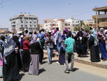 المعارضة السودانية تدعو لمقاطعة اقتصادية وتنشر “أسماء”