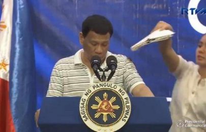 “صرصور المعارضة” يتسلق كتف الرئيس الفلبيني