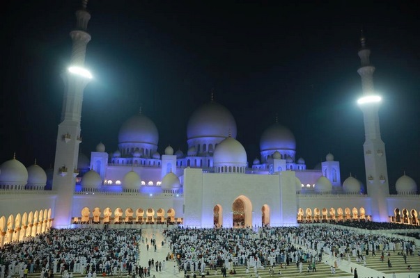 جامع الشيخ زايد الكبير يستقبل أكثر من مليون و400 ألف مصل وزائر في رمضان جريدة الوطن