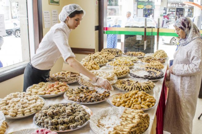 الحجر يعيد الأطباق التقليدية إلى المطابخ المغربية ‹ جريدة الوطن
