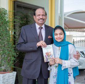 الطالبة مهرين سليم تدشن كتابها باللغة الإنجليزية في معرض الشارقة الدولي للكتاب