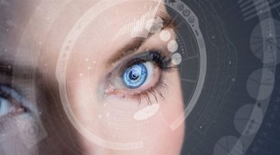 ابتكار عدسات لاصقة ذكية تكتشف أمراض العيون