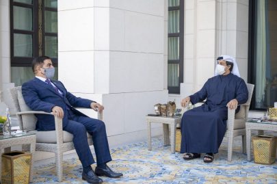 منصور بن زايد يبحث تعزيز التعاون مع وزير الدفاع العراقي