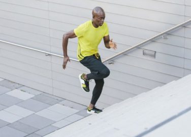الصعود والهبوط على السلالم يحسن اللياقة البدنية ويقوي أداء القلب