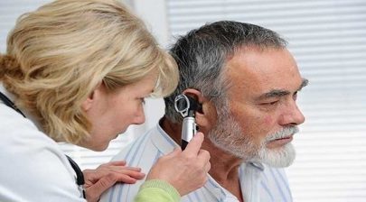 “أوتيكون مور”.. سماعات ثورية لعلاج ضعف السمع