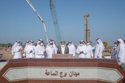 حاكم الشارقة يضع حجر الأساس لميدان برج الساعة بكلباء