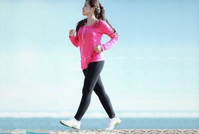 كيفية تجنب الإجهاد العضلي بعد المشي لمسافات طويلة