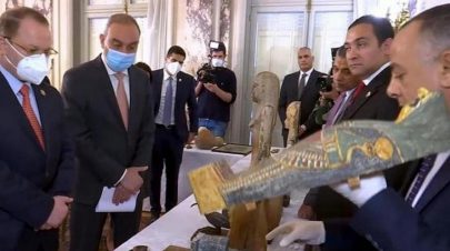 مصر استعادت 114 قطعة أثرية مهربة