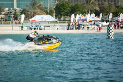الحمادي بطلاً للمحترفين بماراثون الدراجات المائية في أبوظبي