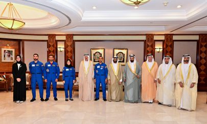 صقر غباش يلتقي رواد الفضاء الإماراتيين ويؤكد على فخر واعتزاز شعب الاتحاد بجهودهم