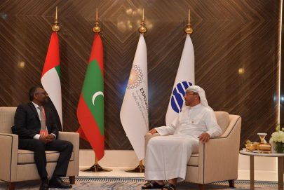 الصايغ يلتقي وزيري خارجية واقتصاد المالديف في إكسبو 2020 دبي