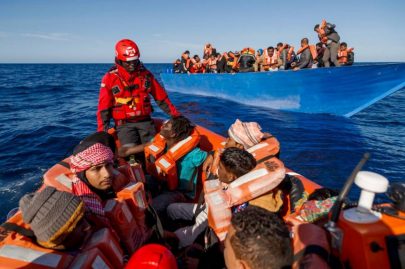 وفاة 10 مهاجرين غرقاً قبالة ليبيا