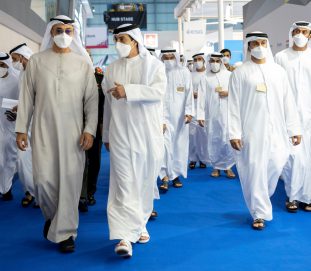 محمد بن زايد يزور معرض دبي للطيران ويلتقي وزير التجارة الروسي