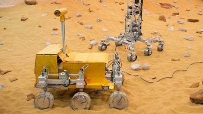 مسبار “إكزومارس” المريخي يصل مطار “بايكونور” الفضائي