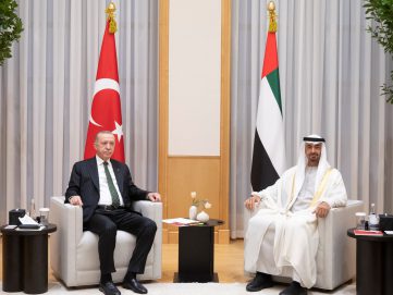 محمد بن زايد:الإمارات حريصة على التعاون مع تركيا لمواجهة التحديات المشتركة
