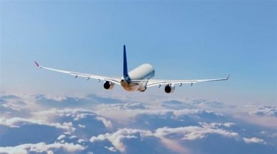 تقليص انبعاثات الطيران يتطلب الحد من رحلات العمل