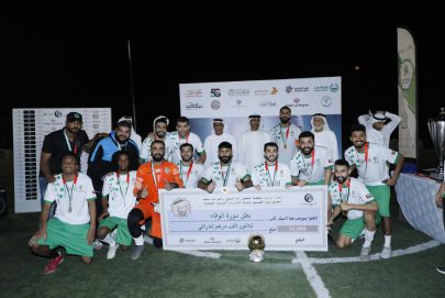 عبد الله المري يشهد المباراة النهائية لبطولة الوفاء الرمضانية