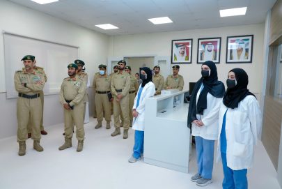 قائد عام شرطة دبي يفتتح العيادة البيطرية في إدارة التفتيش الأمني K9