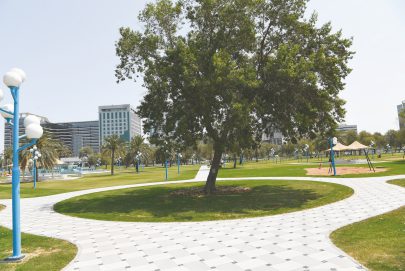 بلدية أبوظبي تعيد تأهيل ممرات المشاة في حديقة المطار القديم وتنشئ ممراً للجري