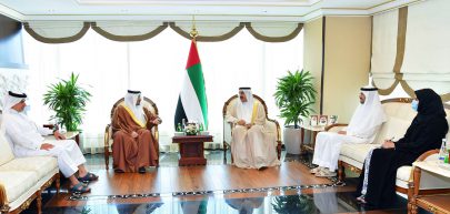 صقر غباش يبحث تعزيز التعاون مع قنصل عام البحرين