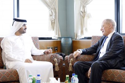 مكتوم بن محمد يبحث مع وزير الاستثمار البريطاني تعزيز التعاون التجاري والاستثماري بين البلدين