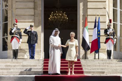 رئيس الدولة: علاقات صداقة راسخة وشراكة استراتيجية طموحة لها طابع خاص تجمع الإمارات وفرنسا
