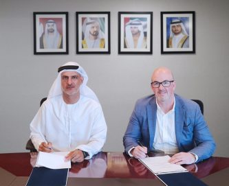 طرق دبي توقع اتفاقية مع مجموعة (بص تيك) الأسترالية لتجربة حافلة كهربائية صديقة للبيئة