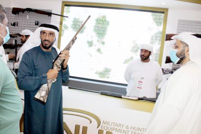 نهيان بن زايد يزور معرض أبوظبي الدولي للصيد والفروسية 2022