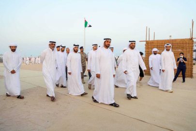 قائد عام شرطة أبوظبي يزور مهرجان سباق دلما التاريخي