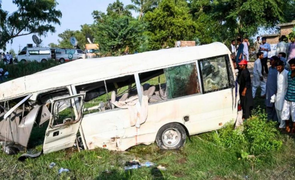 51 قتيلاً بحادثين في باكستان