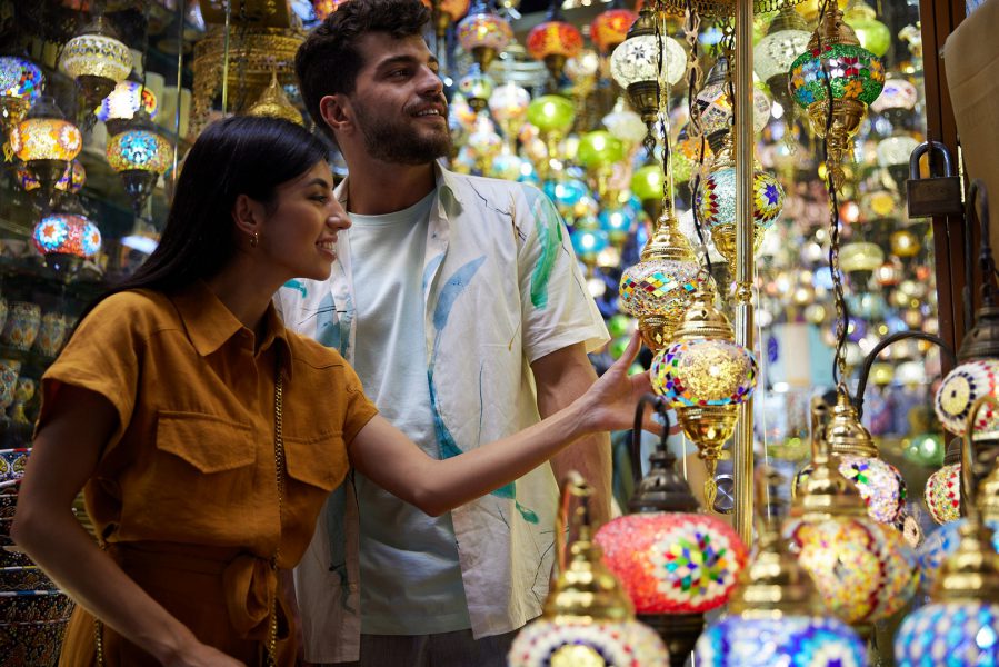 الأسواق التراثية في الإمارات.. ترحال متجدد في ذاكرة المكان