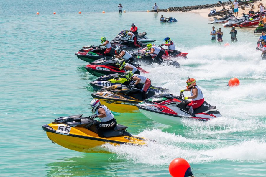 أبطال الإمارات يتألقون ويحصدون المراكز الأولى في “دولية” الدراجات المائية