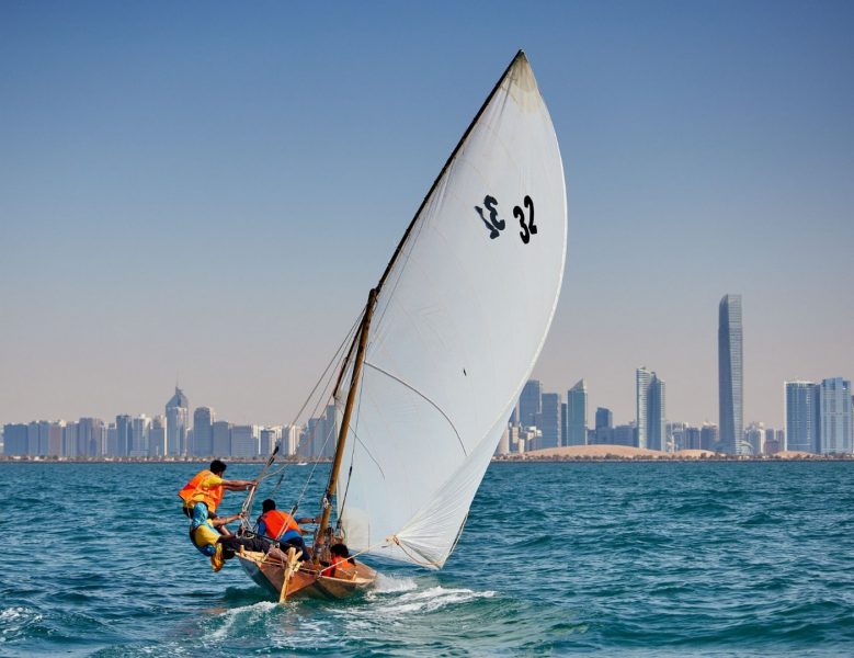 سباق ربدان للمحامل الشراعية 22 قدماً ينطلق اليوم بمشاركة أكثر من 50 محملاً