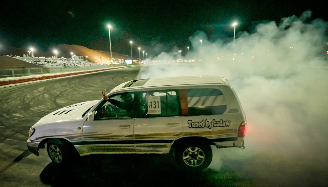 الاستعراض الحر للسيارات يبدأ جولة جديدة في مهرجان ليوا اليوم