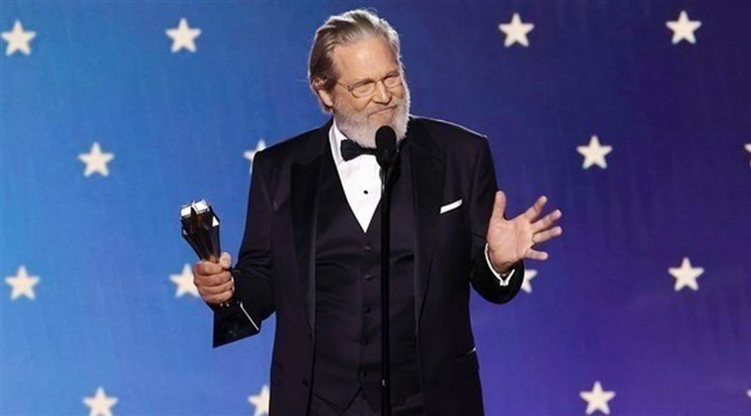 تكريم الممثل جيف بريدجز في حفل جوائز النقاد الأمريكية