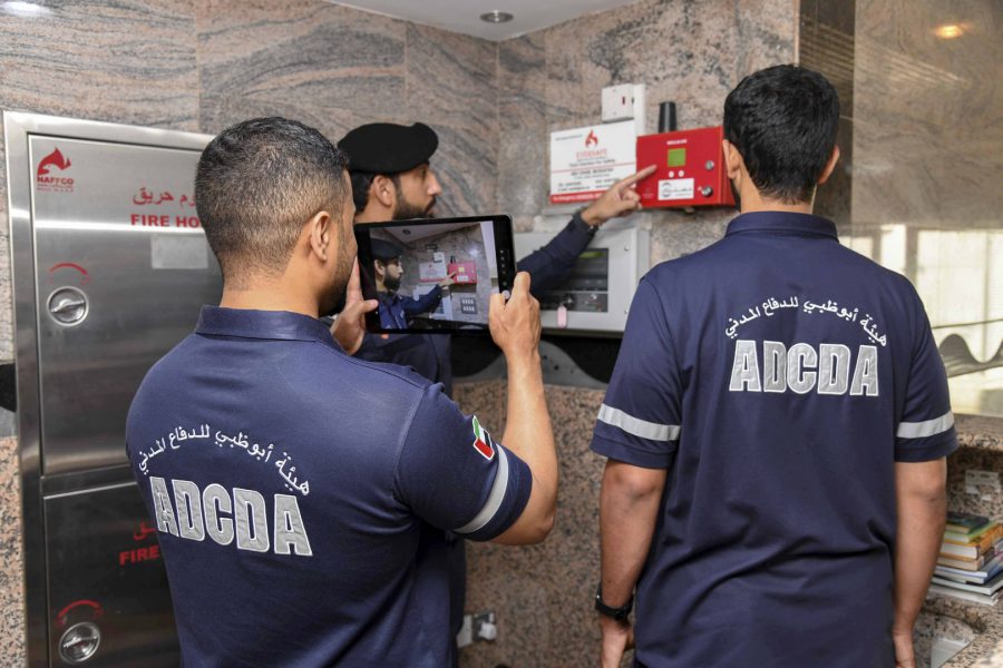 شرطة أبوظبي تستعرض دور نظام “حصنتك” في تعزيز الإجراءات الوقائية عبر “بلادنا أمانة”