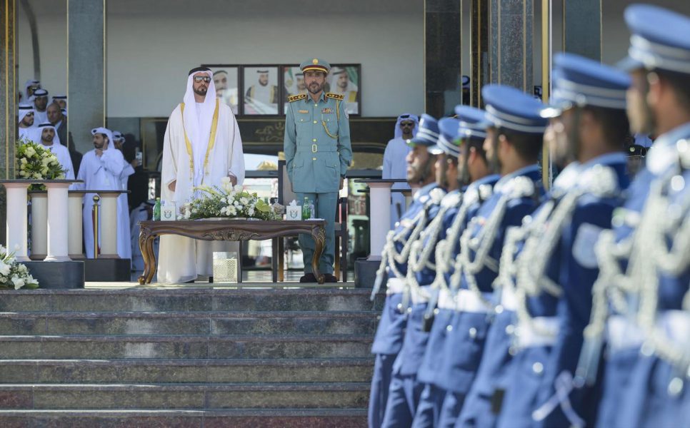 سيف بن زايد يشهد تخريج كلية الشرطة أبوظبي