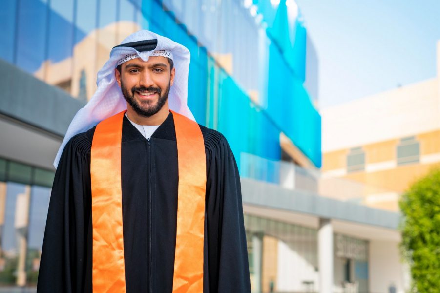 جامعة عجمان تحتفي بتميز وانفراد خريجيها في مختلف المجالات