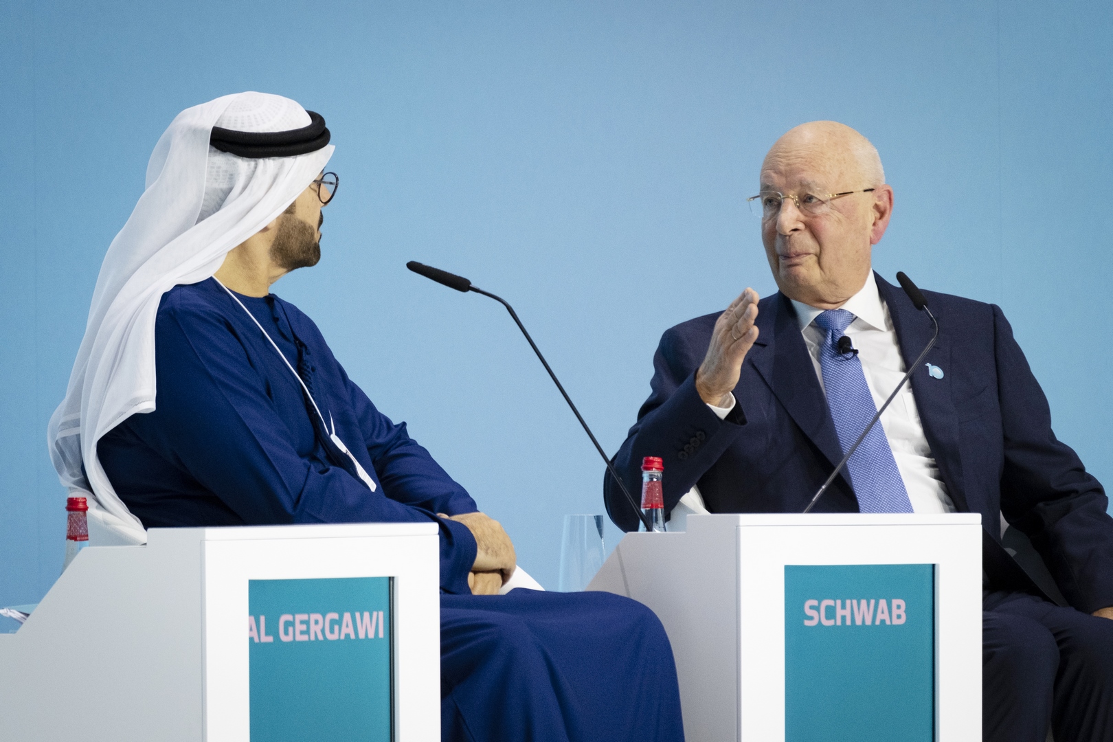 رئيس المنتدى الاقتصادي: العالم سيختلف عما نعرفه خلال 10 سنوات