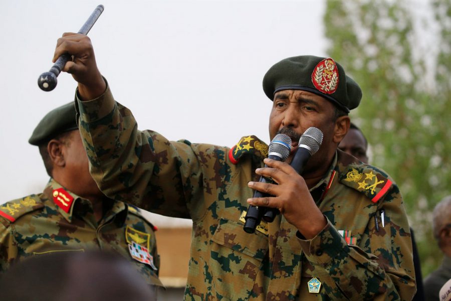 رئيس مجلس السيادة السوداني: نريد قوات مسلحة بعيدة عن السياسة