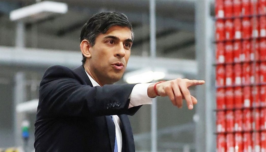 بريطانيا تتوعد المهاجرين بتشريع جديد