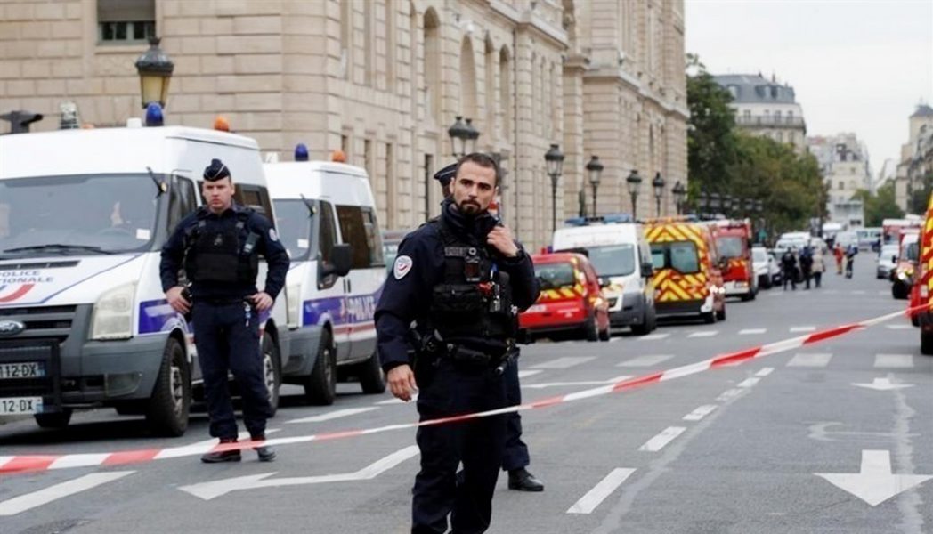 فرنسا تُسقط الجنسية عن المُتهمين في قضايا الإرهاب