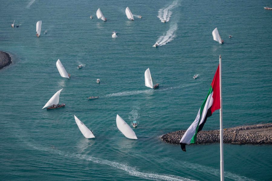 نادي أبوظبي للرياضات البحرية ينظم سباق غناضة للمحامل الشراعية 4 مارس