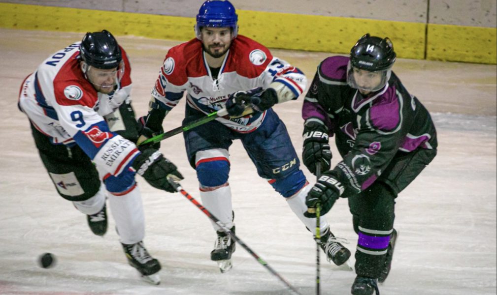 دوري هوكي الجليد يقترب من الختام بمنافسات قوية في المربع الذهبي