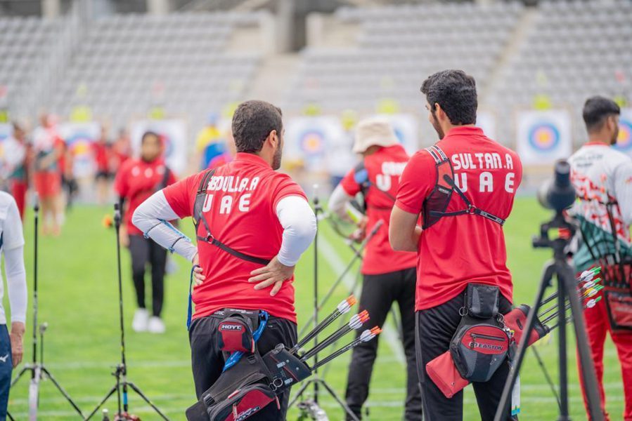 أول حكمة إماراتية في رياضة القوس والسهم تشارك في البطولة العربية بالعراق