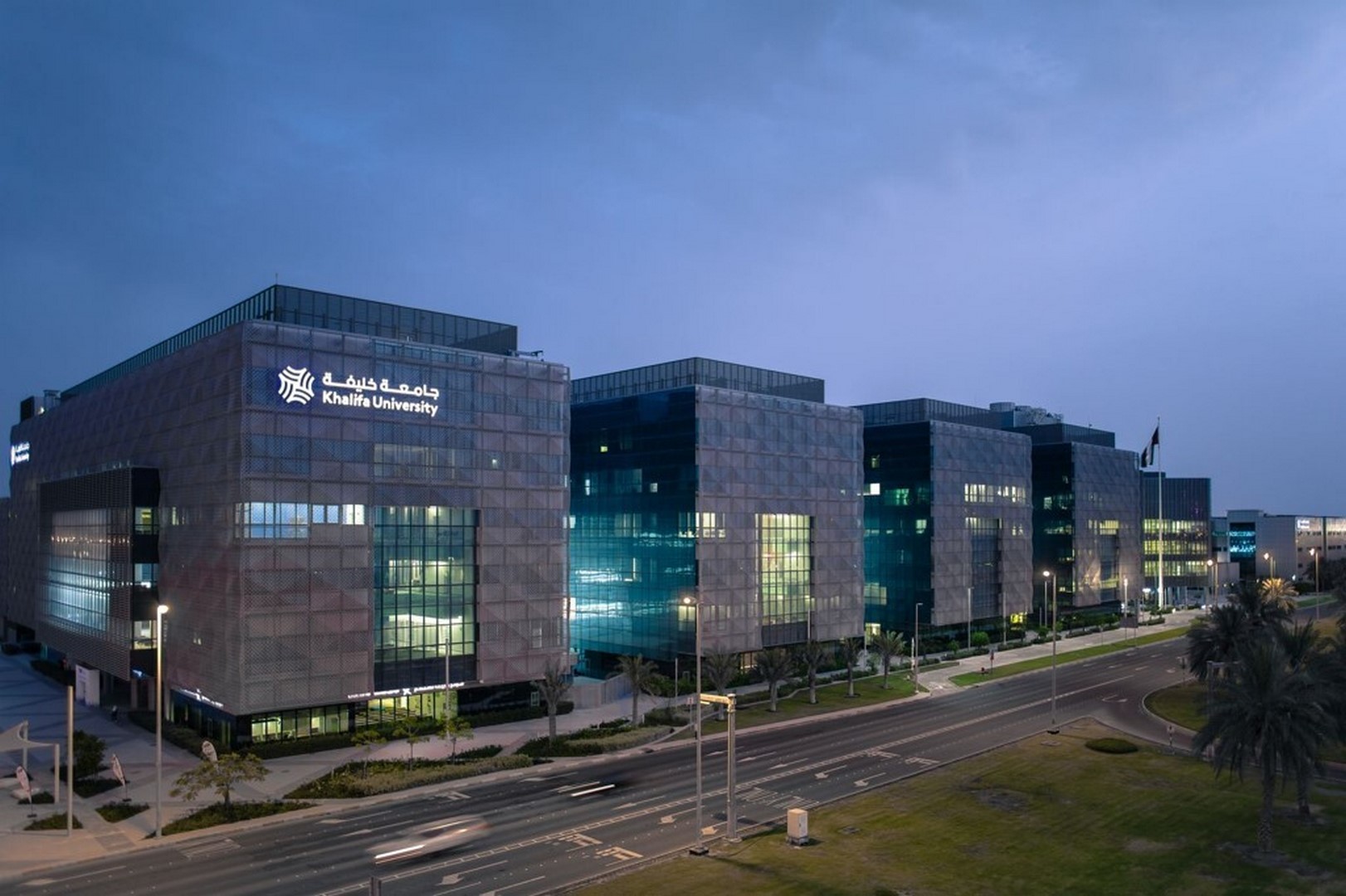 جامعة خليفة الـ8 عالمياً في الهندسة البترولية ومن أفضل 100 جامعة بتخصص الكهرباء والإلكترونيات‎‎