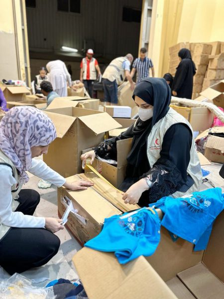 الإدارة العامة للإقامة وشؤون الأجانب بدبي تشارك في حملة “جسور الخير”