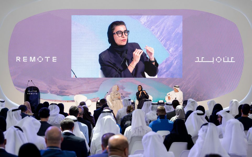 نورة الكعبي وزكي نسيبة يستعرضان تحديات وفرص “التعليم العالي عن بعد”