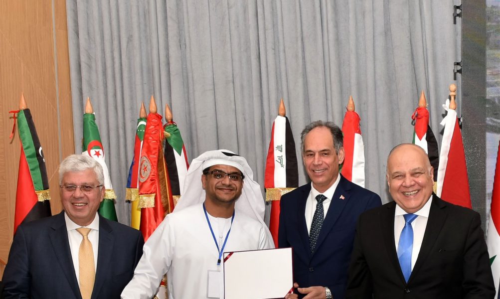 طالب دراسات عليا من جامعة الإمارات يفوز بالمركز الأول في جائزة اتحاد الجامعات العربية